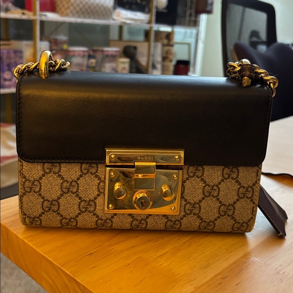 Gucci Handbags - Gucci padlock crossbody bag!